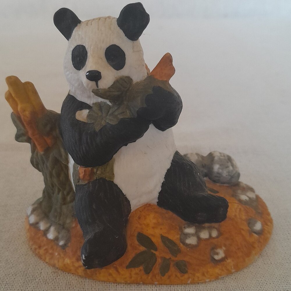 VTG Royal Heritage Panda Figurine